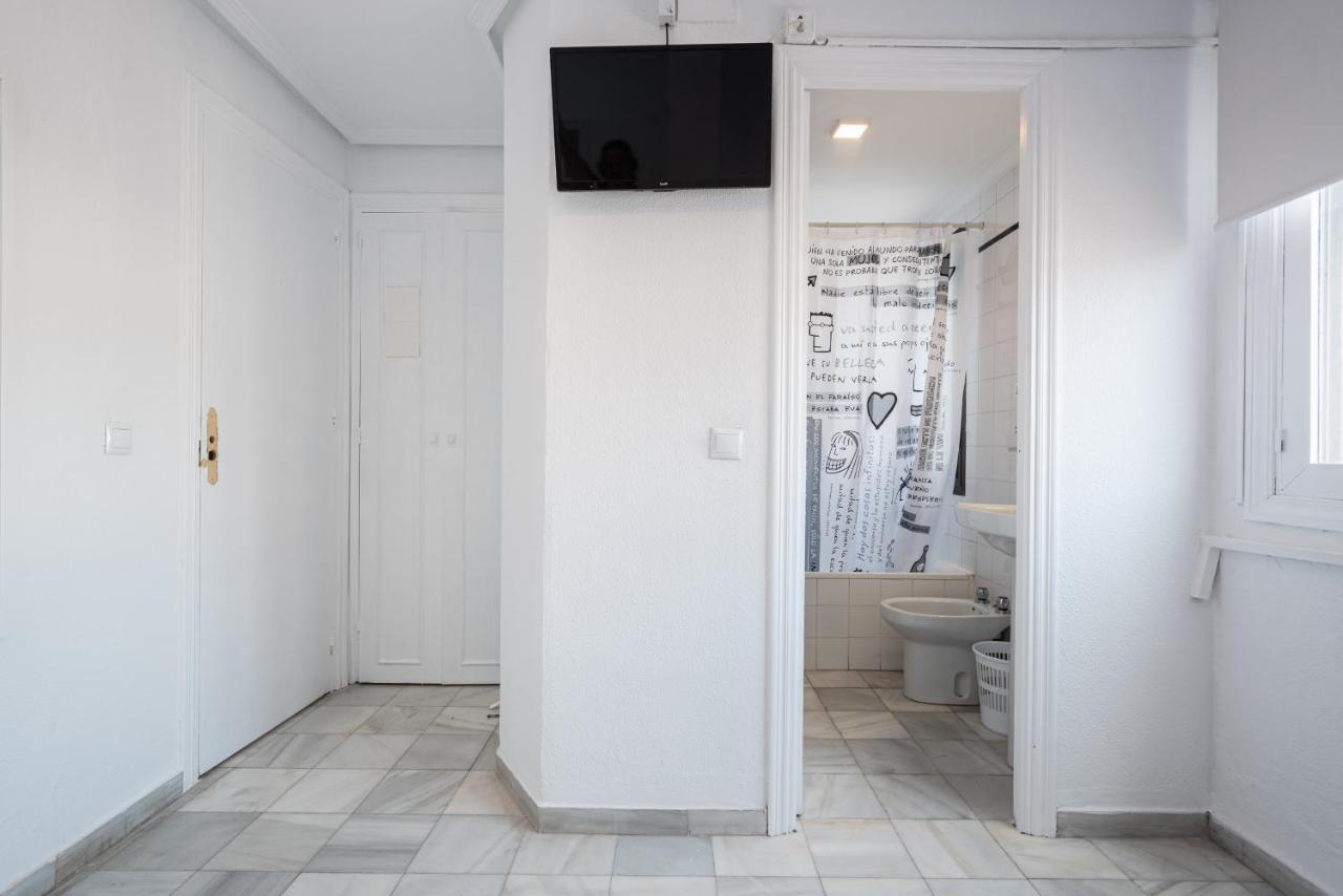 Hostal Alicia San Pedro de Alcantara Bagian luar foto