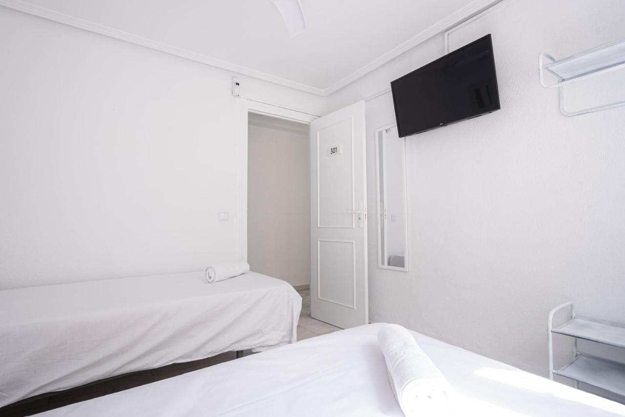 Hostal Alicia San Pedro de Alcantara Bagian luar foto