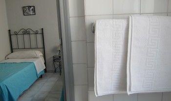 Hostal Alicia San Pedro de Alcantara Bagian luar foto